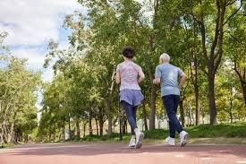 肯尼亚选手包揽2025年罗马马拉松赛男、女冠军