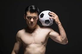 什么是大盲和小盲？德州扑克强制盲注的深层逻辑。（德州扑克大小盲详解：强制盲注的原理与本质）