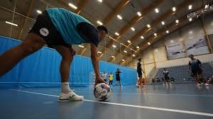 状态不佳！爱德华兹11中3得到15分5失误