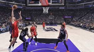 三大交易方案：哈登特雷杨互换，勇士追25+锋线，小卡联手字母哥