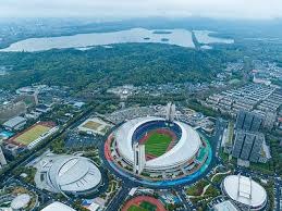 有爱!梁靖崑1-2不敌小勒布伦一脸惊讶,孙颖莎微笑着帮他复盘失利